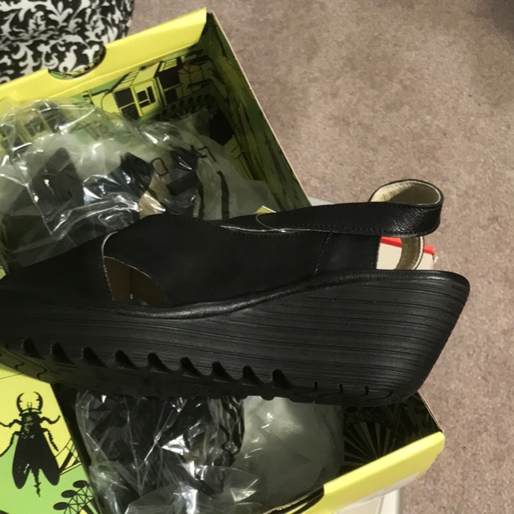 New …Fly London Black Suede Wedges - Picture 5 of 6